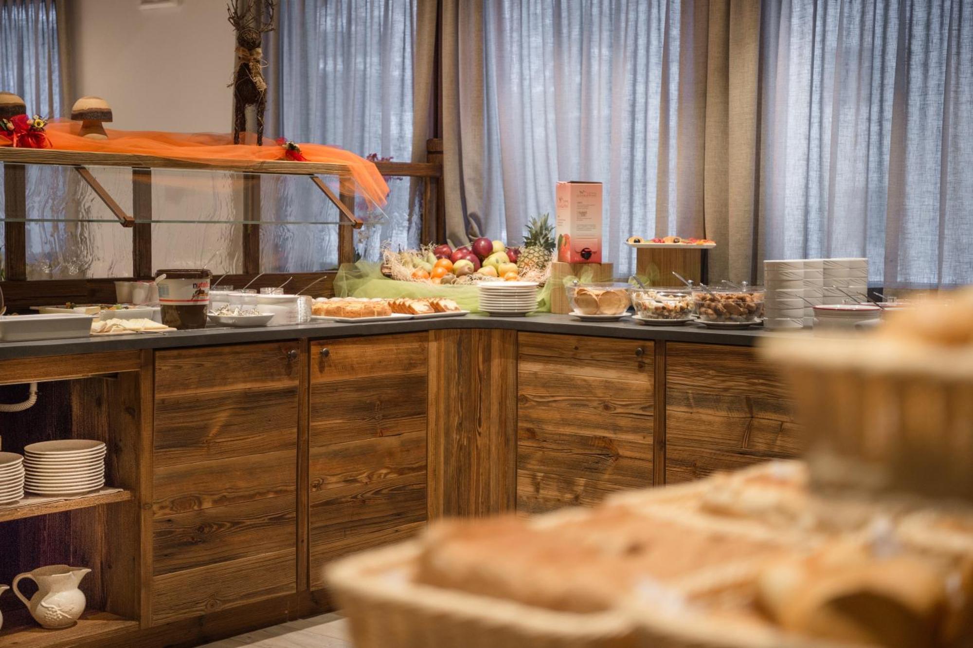 Family Hotel Serena อันดาโล ภายนอก รูปภาพ