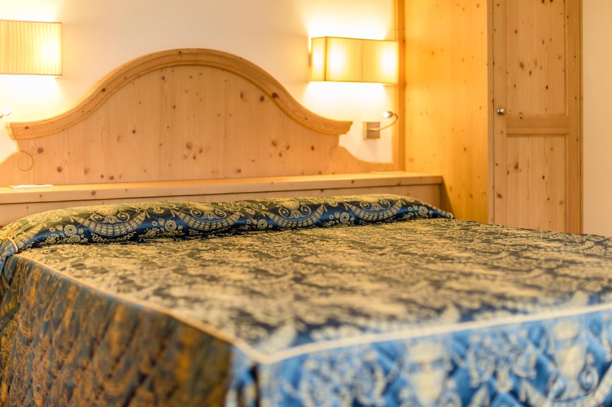 Family Hotel Serena อันดาโล ภายนอก รูปภาพ
