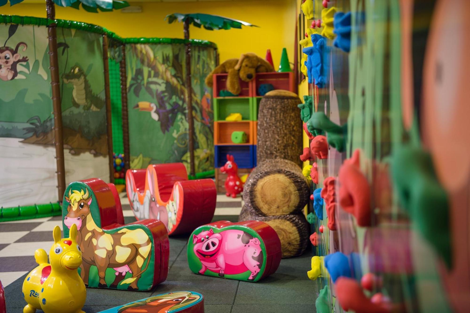 Family Hotel Serena อันดาโล ภายนอก รูปภาพ