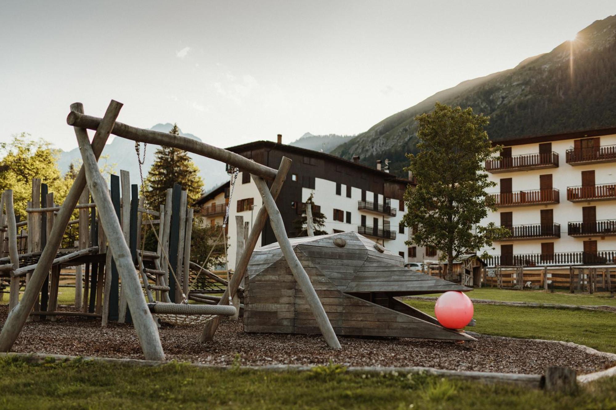 Family Hotel Serena อันดาโล ภายนอก รูปภาพ