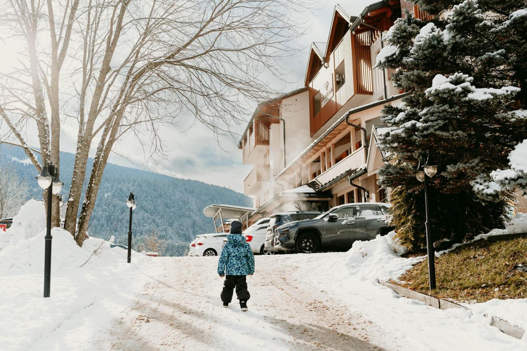Family Hotel Serena อันดาโล ภายนอก รูปภาพ